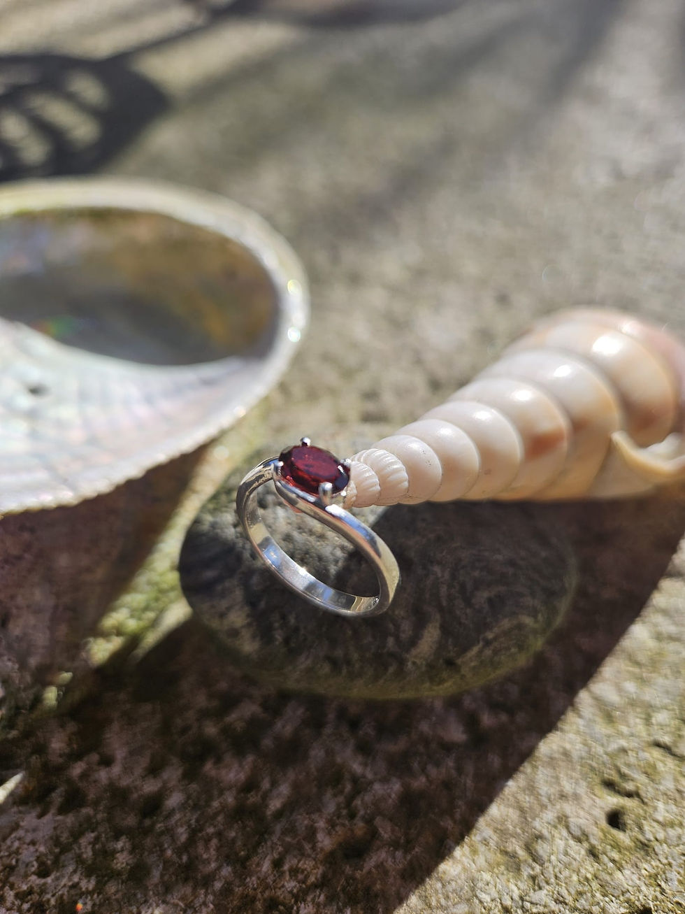 Bague argent massif et Grenat Almandin