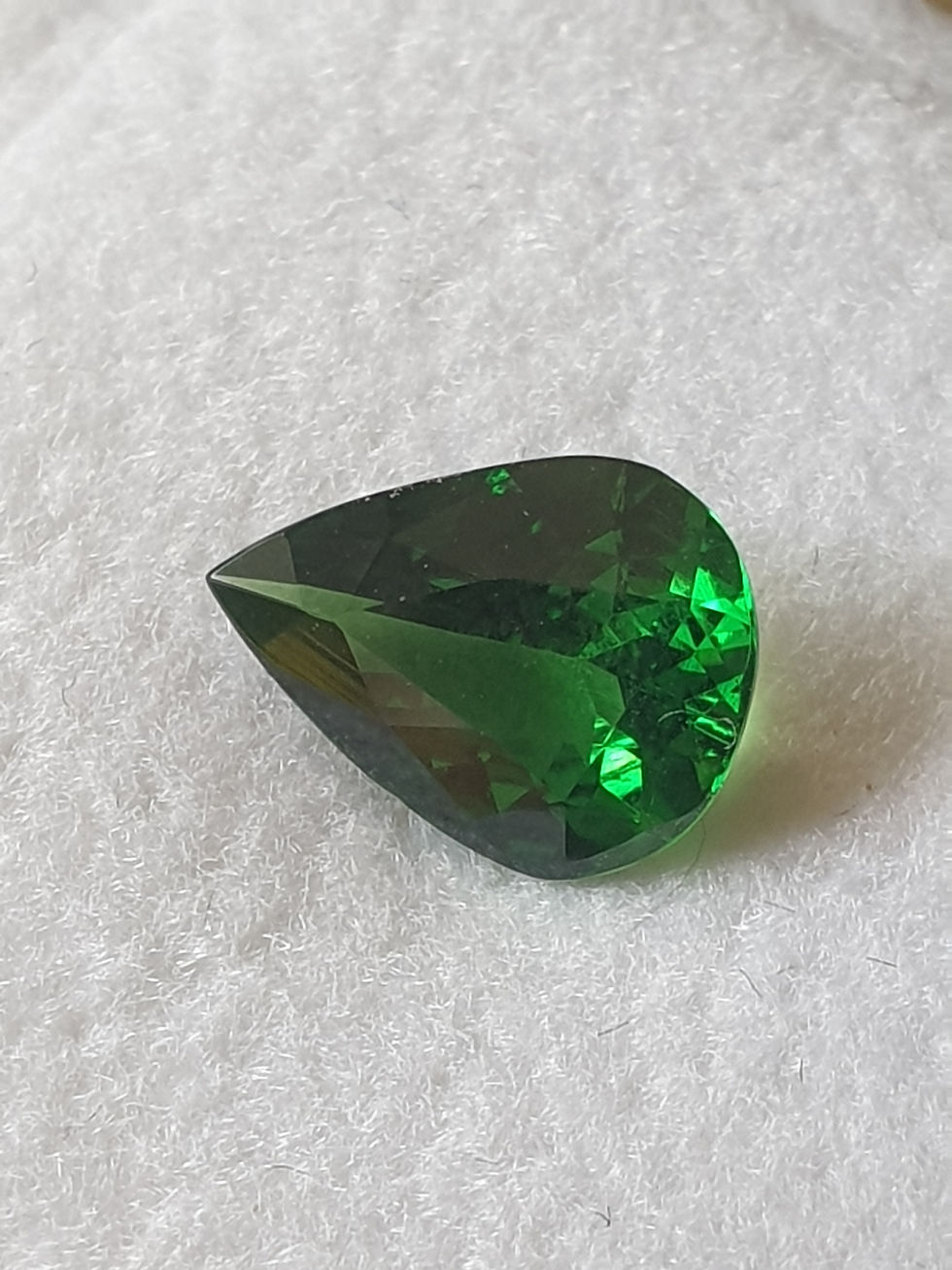 Miniature : Tsavorite, Taille poire