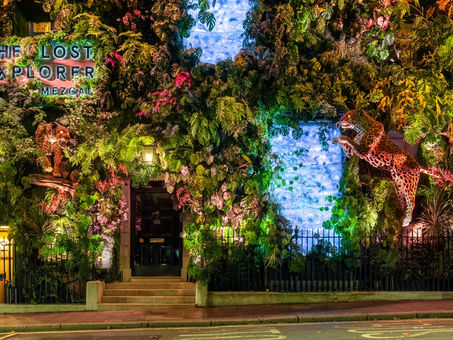 INAUGURAÇÃO DA FACHADA DE 2022 DO CLUBE PARA SÓCIOS ANNABEL’S FOR THE AMAZON EM LONDRES