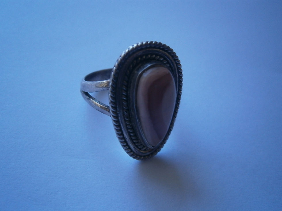 Thumbnail: Vintage .925 Silver Oval Statement Ring with Stone Pink Conch