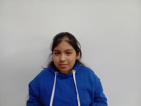 Javiera va a la escuela por primera vez