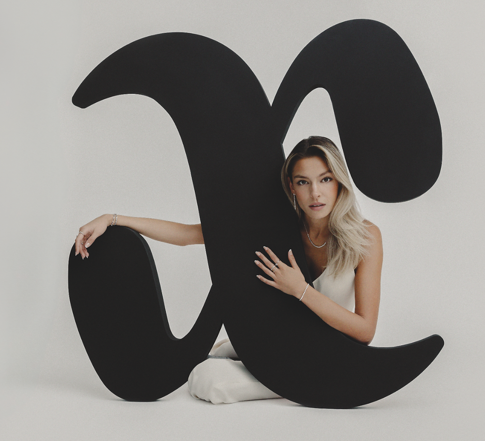 XENOX Image-Bild mit großer Bildmarke und Model