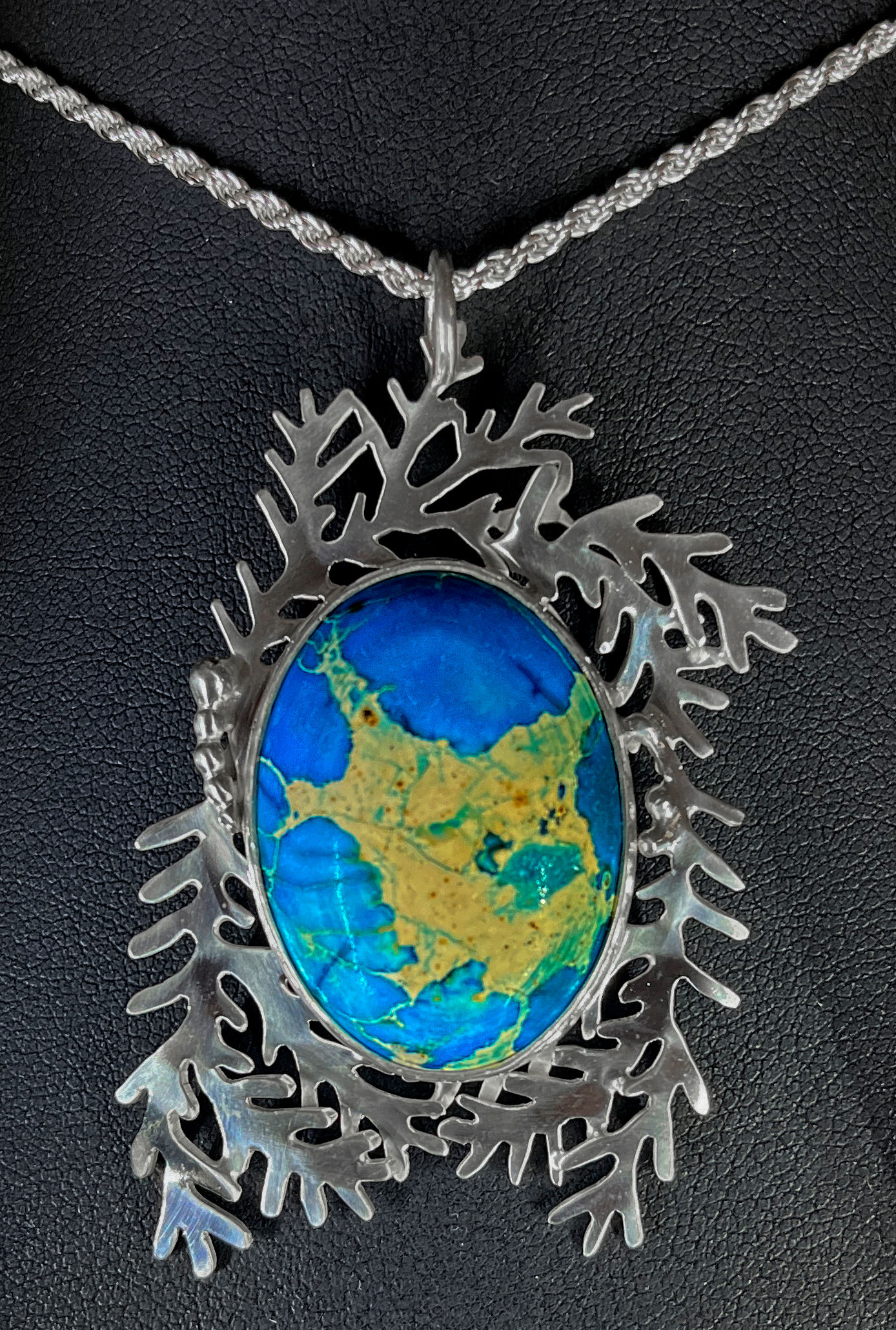 NECKLACE; STERLING SILVER; sea agate pendant on chain