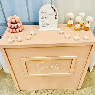 Bar/Treat Table