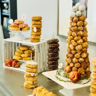 White Risers, Donut Stands, Cake Stand, Trays