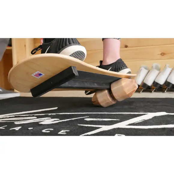 Miniaturbild: Vew-Do Flow  Balanceboard mit Rolle am balancieren