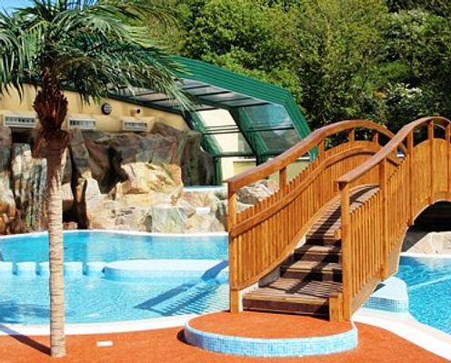 POOL.jpeg