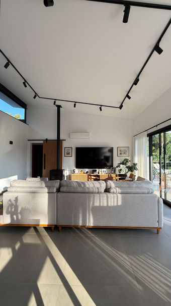 Projeto de residência em Ibiúna por Beatriz Castanho Arquitetura
