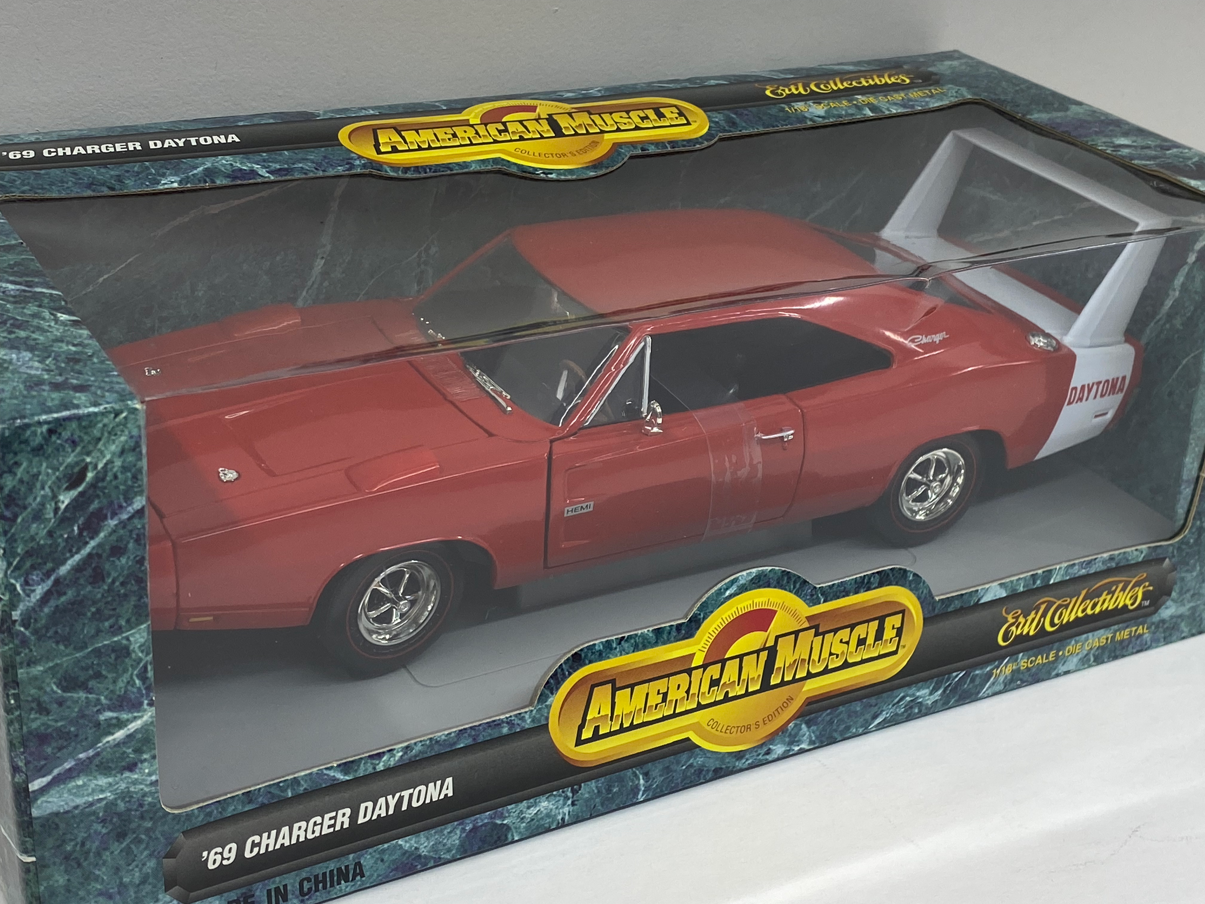 Ertl 1:18 American Muscle '69 Charger Daytona