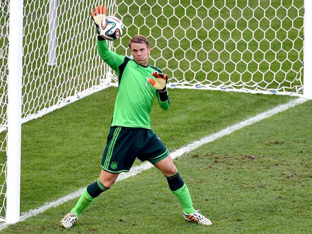 2 lances parecidos, 2 jogadores diferentes, o mesmo goleiro, 1 gol e muitas opiniões. Qual a sua?