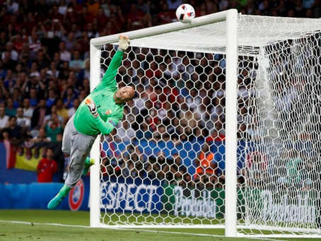 Húngaro vence votação de melhor defesa da Europa