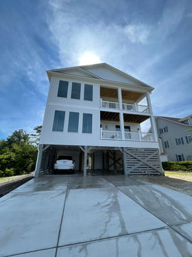 home located in emerald isle cleaned by soft wash and pressure washing