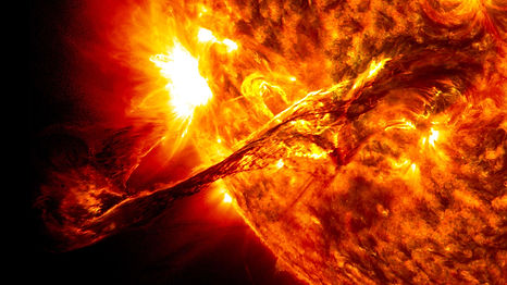 28652016-die-sonne-ist-derzeit-aktiver-als-erwartet-eruptionen-auf-der-oberflaeche-schleud