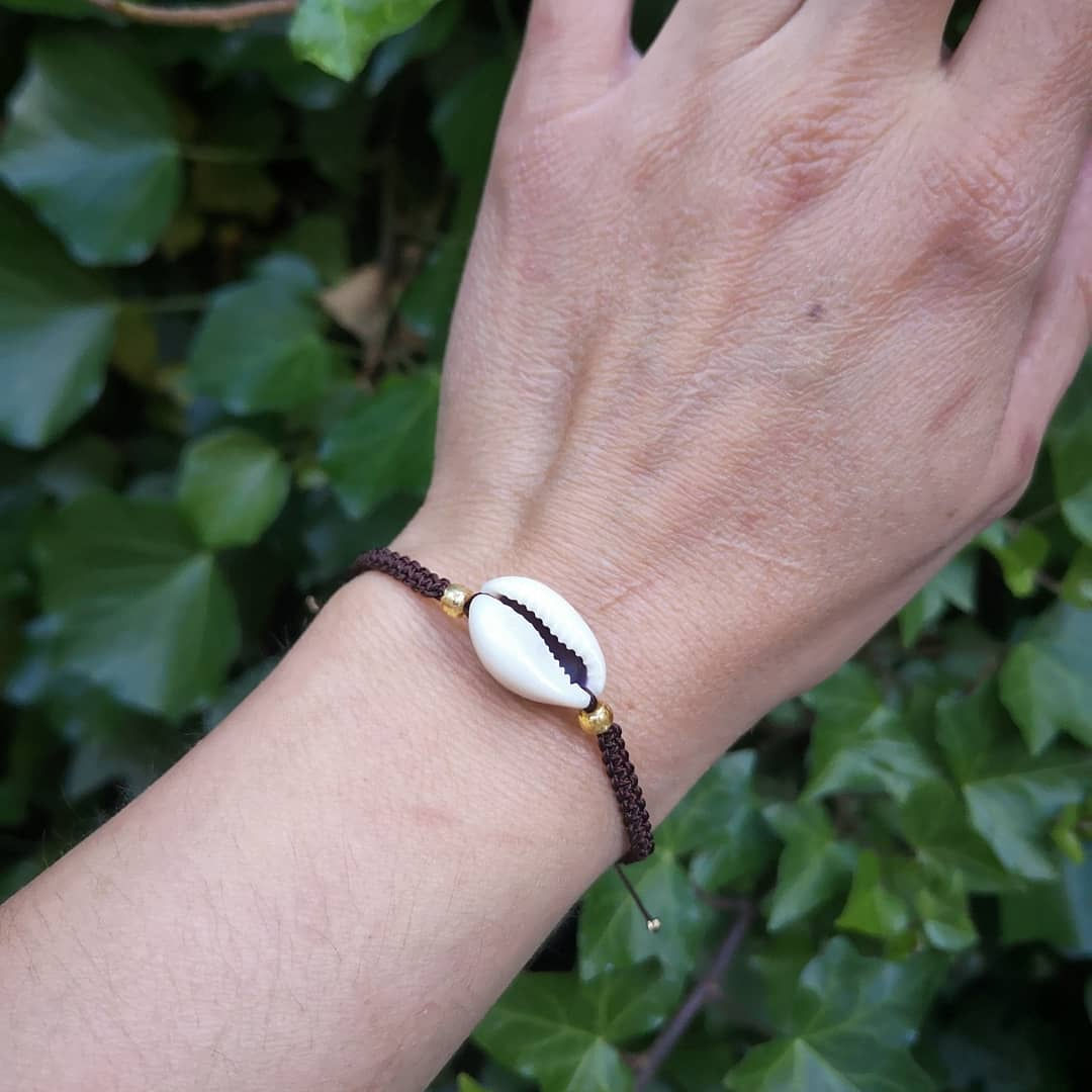 ~ Bracelet coulissant Macramé Marron Coquillage ~