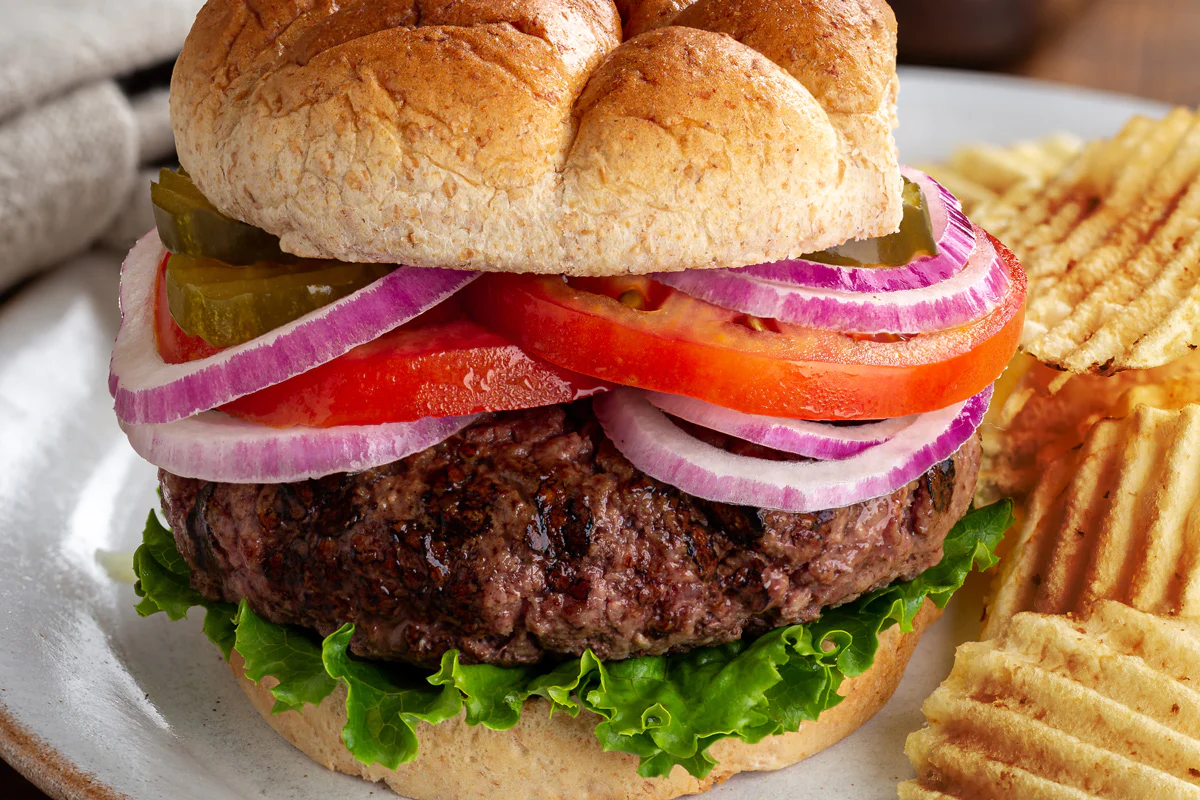 ms-SpicyDillPotatoChipBurger-web3.webp