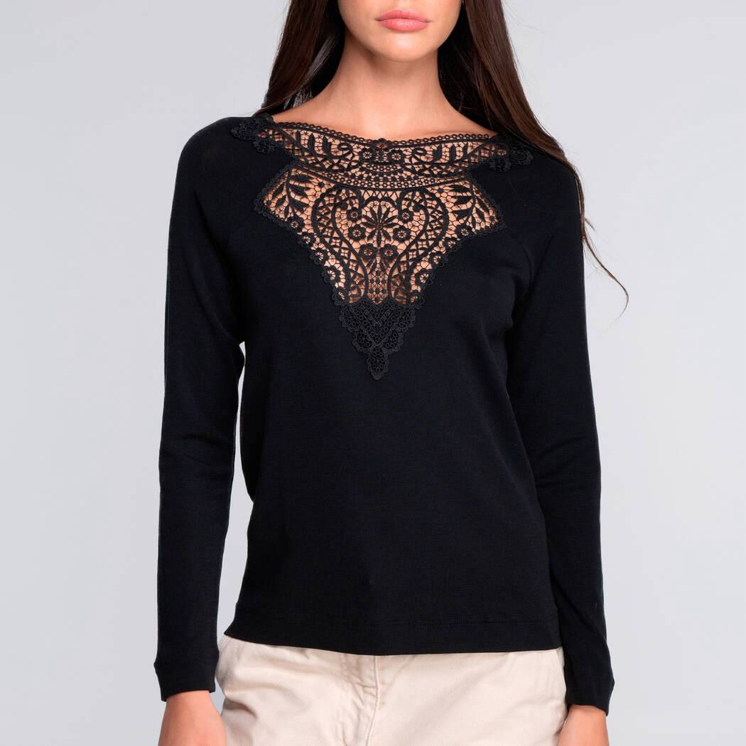 Long sleeves with vintage macramé motif Oscalito
