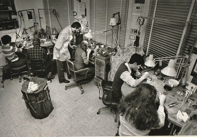 Alan teaching in Suite 937 of the Phelan Building