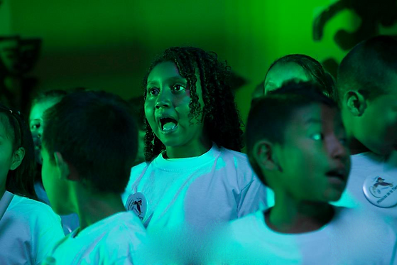 CANTANDO.png