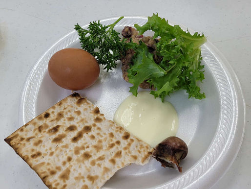 Men’s Residence Celebrates Seder Passover Meal