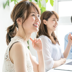 女性