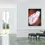 Thumbnail: Intérieur lumineux avec une oeuvre d'art rouge et blanche affichée. Galerie Mourier