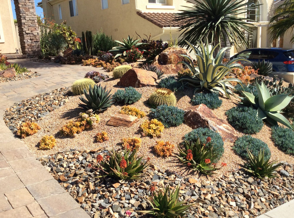 3 trucos infalibles para decorar un jardín en pendiente