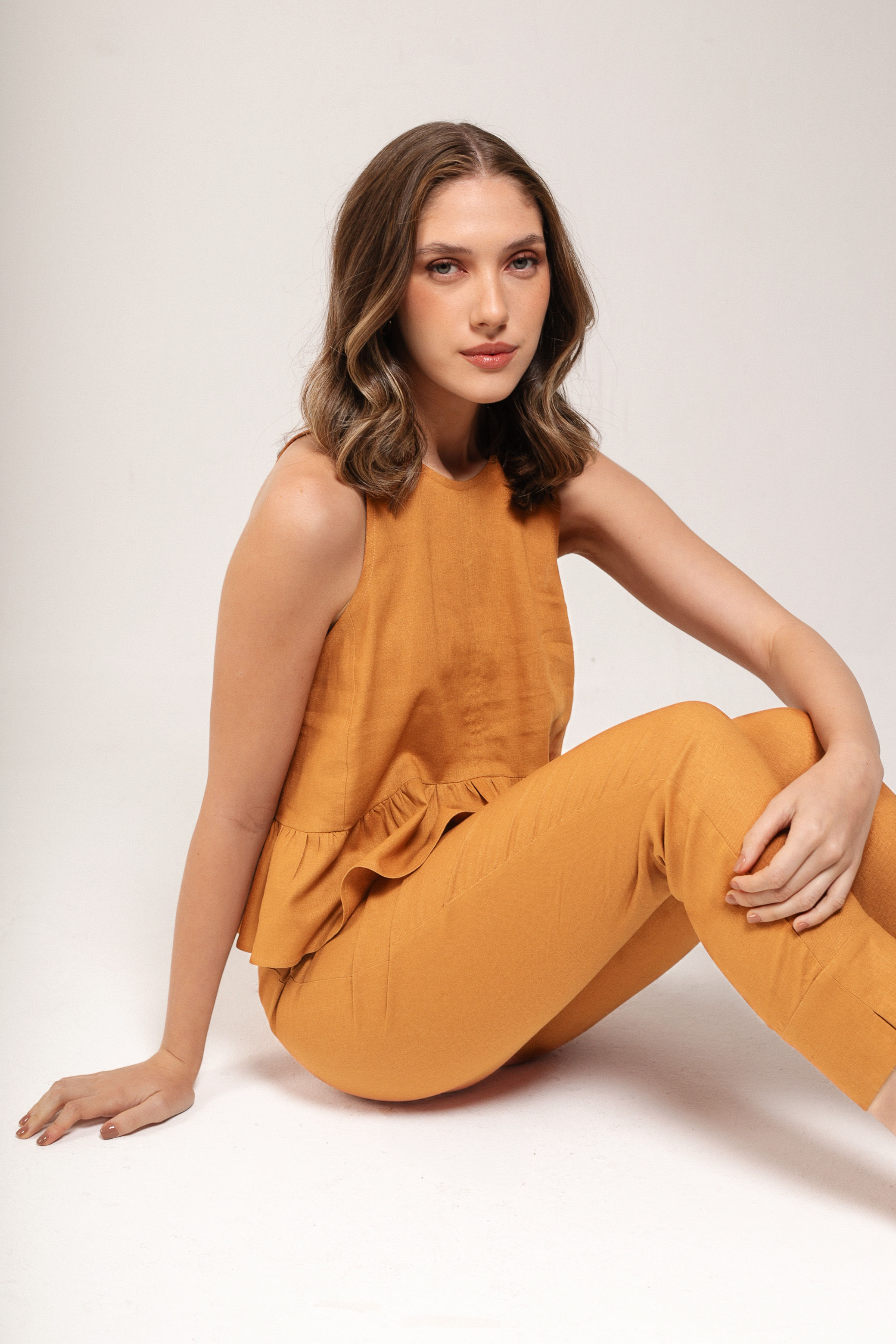 Calça Reta Cós Anatômico Ocre