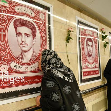 Tehran Metro Exhibition Honors 46 Iranian-Armenians Killed in Iran-Iraq War