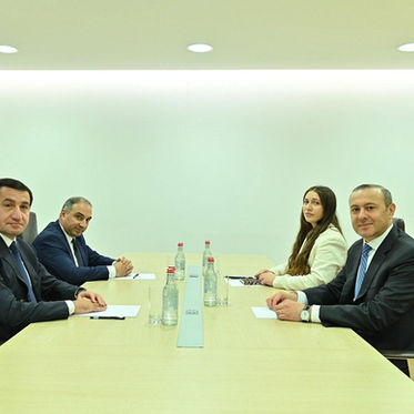 Azerbaijan’s Top Adviser Makes First-Ever Visit to Armenia for Peace Talks
