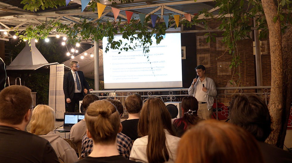 Russians Who Relocated to Armenia Gather in Yerevan to Learn How to Build a Life There