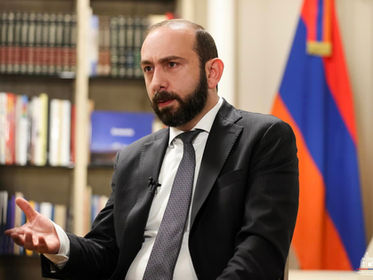 Armenian Citizens Should Live in Armenia, Azeris in Azerbaijan: Armenian FM