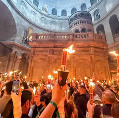 Holy Fire Descends in Jerusalem as Armenians Play Key Role in Sacred Easter Tradition