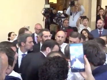Armenian Parliament Erupts After Opposition Lawmaker Blames Pashinyan Government for War and Thousands of Deaths