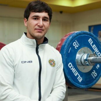 Armenia’s Narek Grigoryan Becomes European Junior Weightlifting Champion