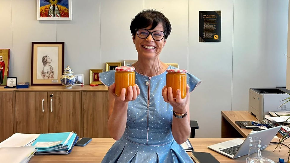 EU Commissioner Makes Jam From Armenian Apricots, Calls on Europeans to Support Armenian Farmers