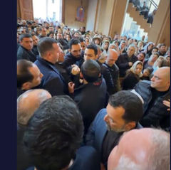 Man Attempts to Strike Pashinyan During Palm Sunday Service at Saint Anna Church in Yerevan