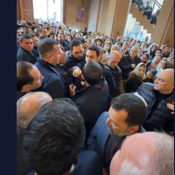 Man Attempts to Strike Pashinyan During Palm Sunday Service at Saint Anna Church in Yerevan