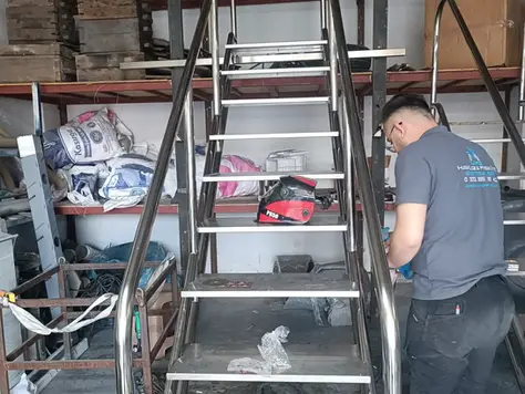 deniz merdiveni,deniz merdiveni modelleri,denize iniş merdiveni,krom deniz merdiveni,paslanmaz deniz merdiveni,deniz merdivenleri,deniz merdiven modeli