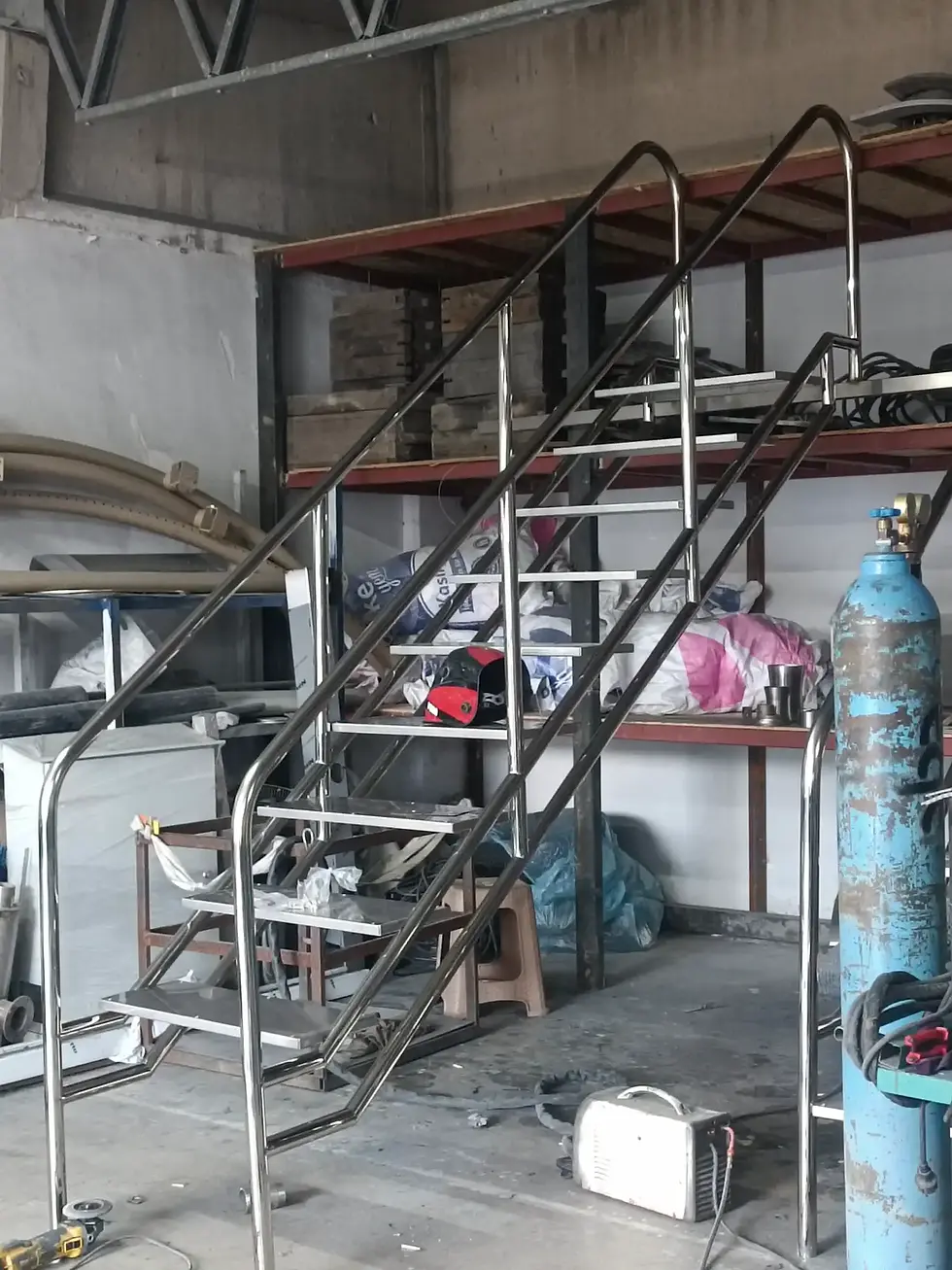 deniz merdiveni,deniz merdiveni modelleri,denize iniş merdiveni,krom deniz merdiveni,paslanmaz deniz merdiveni,deniz merdivenleri,deniz merdiven modeli