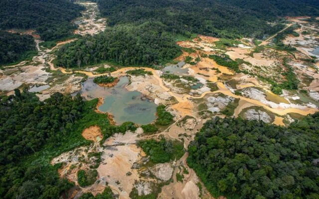 Mudança nas rotas do garimpo ilegal amplia pressão sobre novas áreas da Amazônia