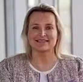 Caroline.jpg.avif