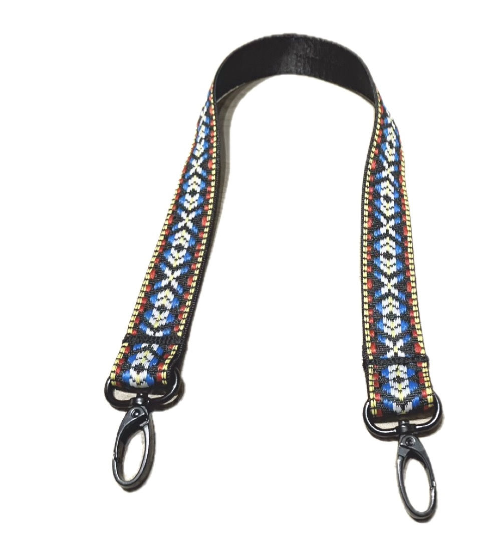 Stevige hondenaccessoire van zwart band met metalen musketons en kleurrijk geweven patroon in wit/blauw/rood/geel