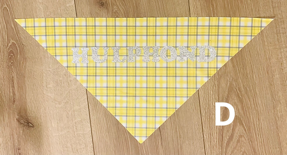 Thumbnail: gele ruitjes bandana met zilveren tekst hulphond