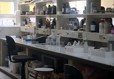 Quimicamente falando: Romeu de Castro vai ao departamento de Química Orgânica e Inorgânica