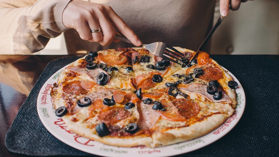 How not to eat a pizza