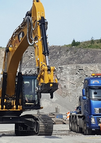 Trailer Cat352