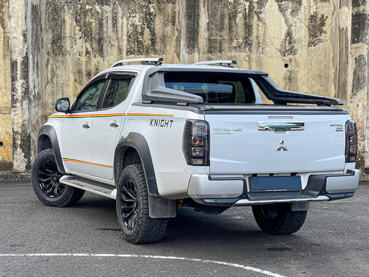 Mitsubishi Triton  - Volcano V62