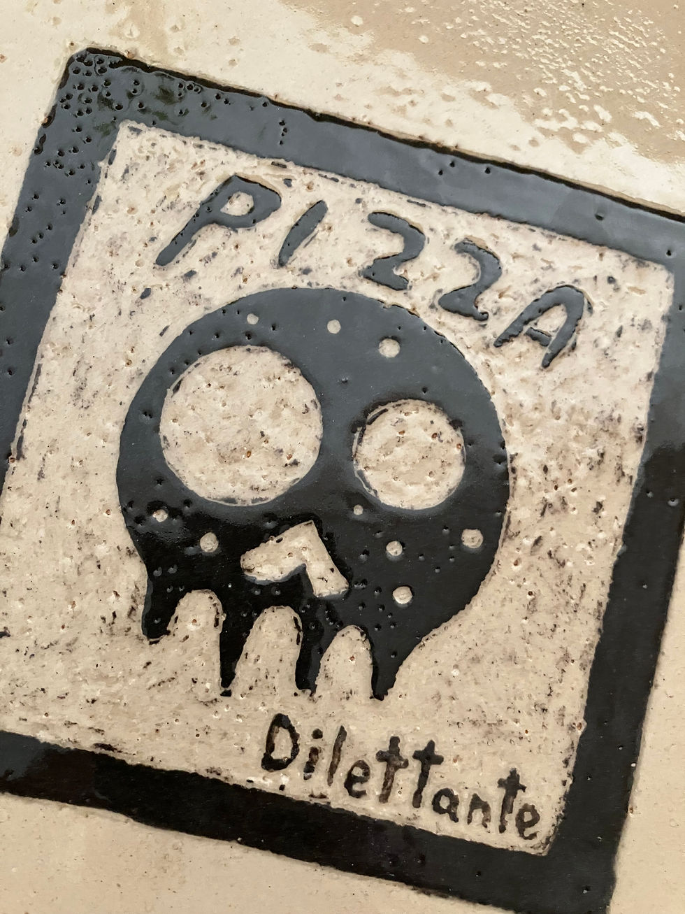 Miniaturbild: gutschein, rabatt, prozente, dinner, menü, weinbar, bio, regional, nachhaltig, winzer, wein, pizza, teller, handcraft
