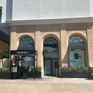Wilshire Blvd - Saks Fifth Ave 