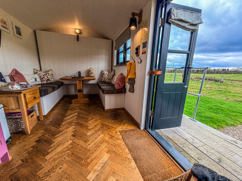 cosy sitting and dining area